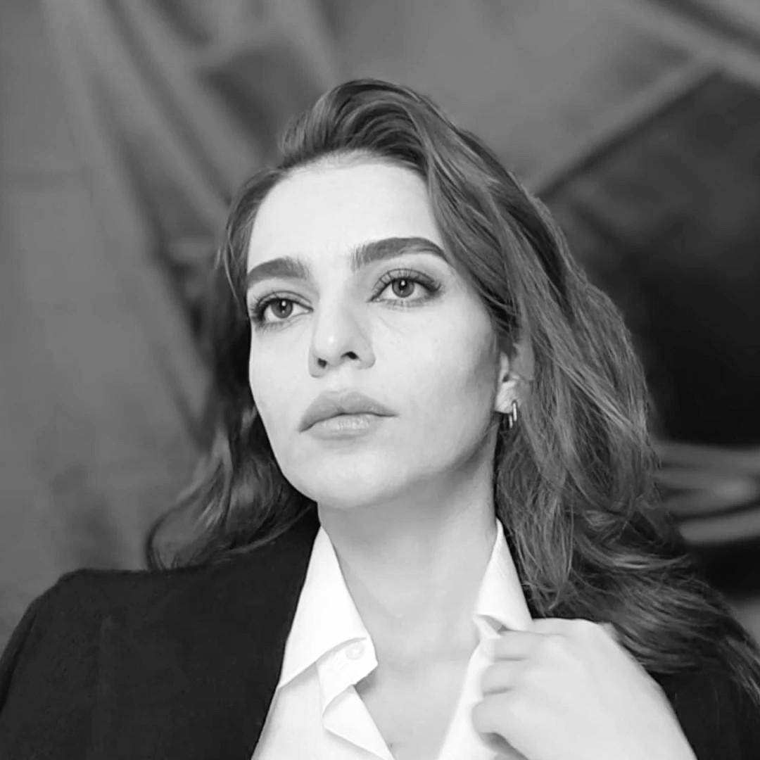 Portrait of Hannah Shaghaghi
